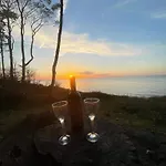 Modrzewiowa Enklawa * Debina (Ustka)