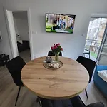 Modrzewiowa Enklawa Apartman *