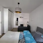 Modrzewiowa Enklawa Apartman *