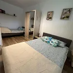 Modrzewiowa Enklawa * Debina (Ustka)