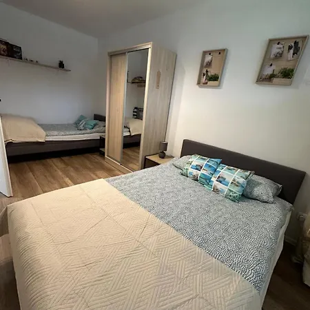 Modrzewiowa Enklawa * Debina (Ustka)