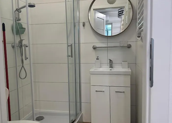 Modrzewiowa Enklawa * Debina (Ustka)