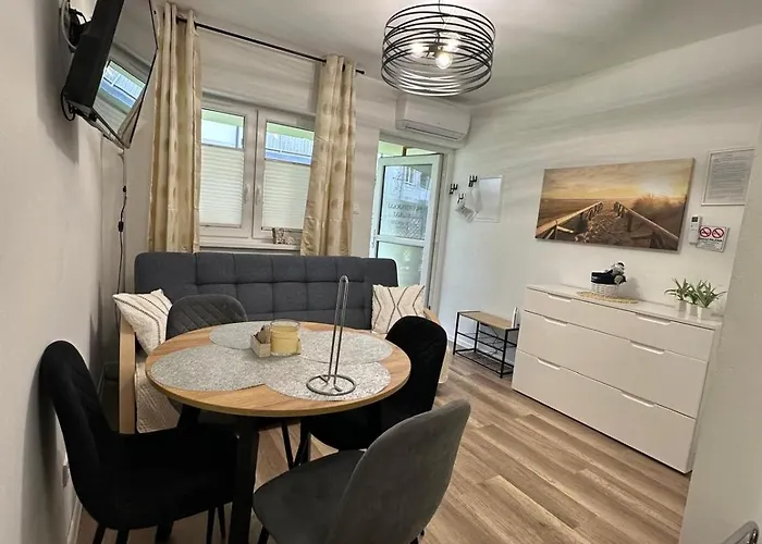 Modrzewiowa Enklawa Lejlighed *